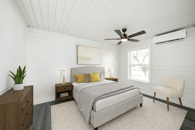 Photo - 7640 Broadview Dr