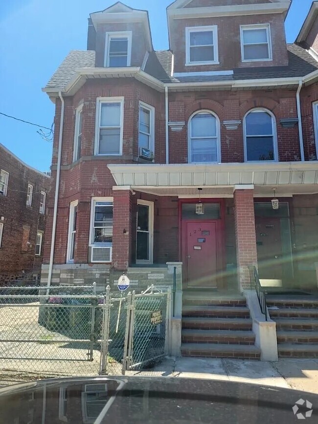 Building Photo - 123 75th St Unit 3 Rental