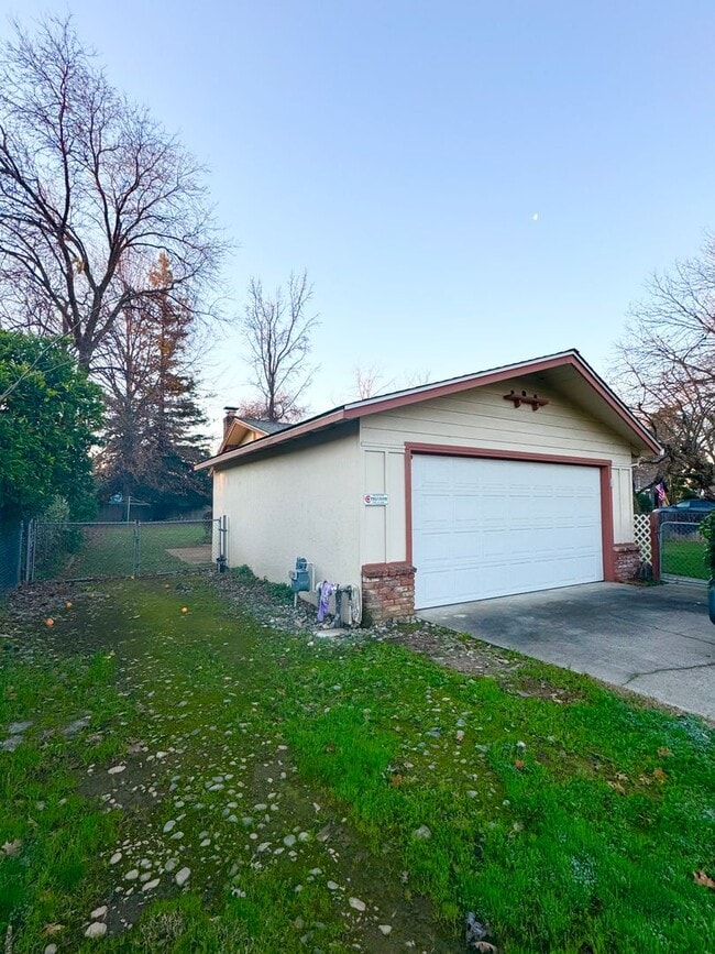 Building Photo - Charming 3-Bedroom Home in the Heart of Redding!