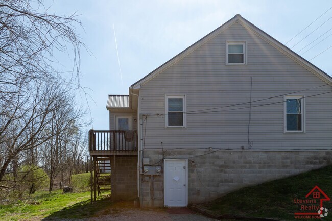 Building Photo - 1827 W Broad St Unit Basement Rental