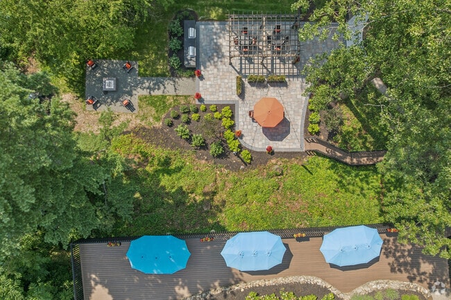 Sun Deck and Grill Area - Radnor Crossing