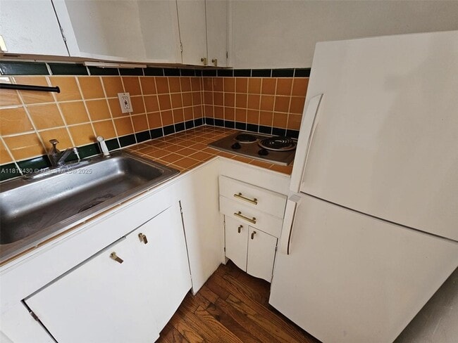 Photo - 850 Jefferson Ave Unidad 1A