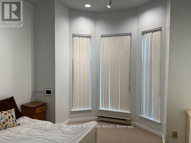 Photo - 208 Carlton St.