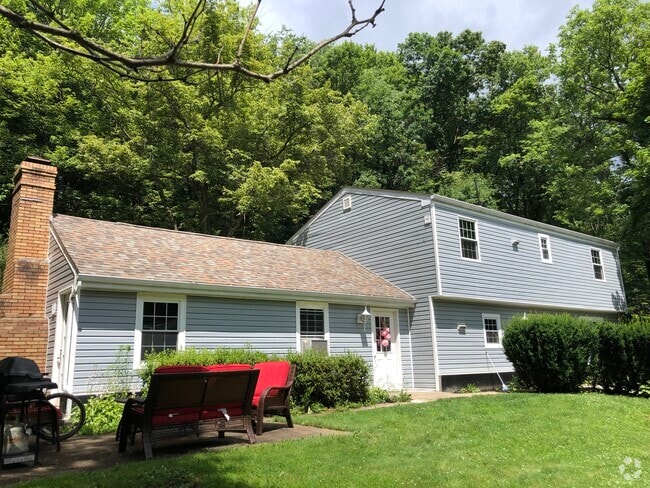 Building Photo - 116 Hickory Hill Ln Rental
