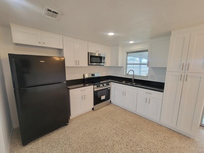 Photo - 13637 Maria Dr