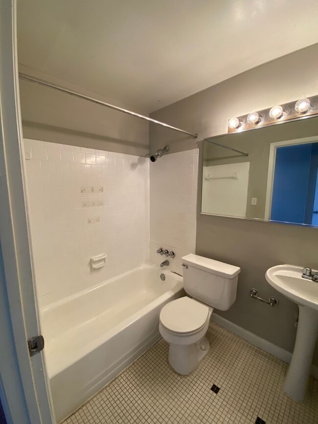 Photo - Andrews Court Unit 963-110