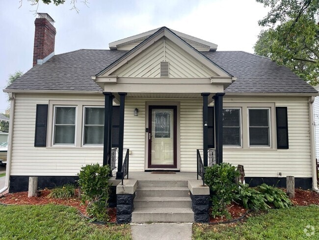Building Photo - Great 3 Bed, 3 Bath house.
