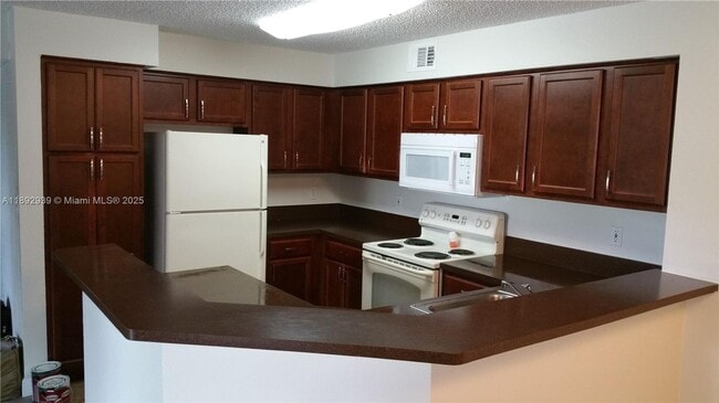 Photo - 7640 Westwood Dr