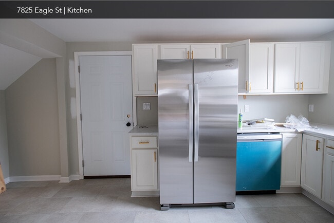 Kitchen - 7823 Eagle St