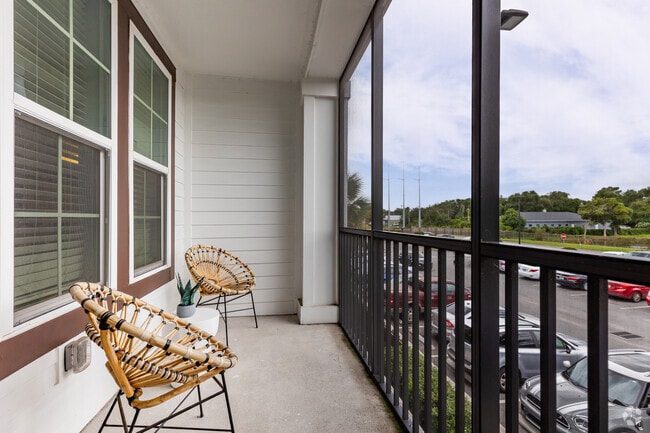 2BR, 2BA -1,143SF - Patio