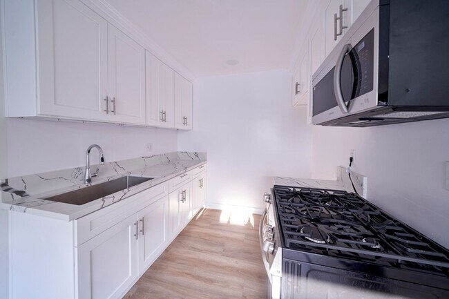 Photo - Whitsett 6023