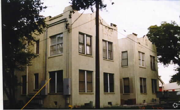 111 S Newport Ave - 111 S Newport Ave Apartments