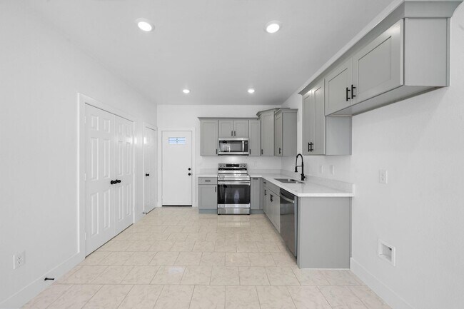 Photo - 7710 Independence St