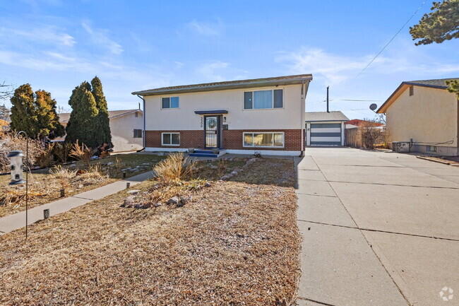 Building Photo - Spacious South Pueblo Gem with Workshop & ... Rental