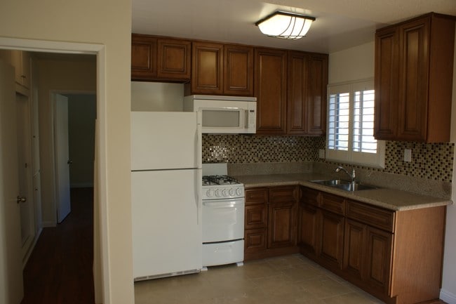 Kitchen - 642 Huntley Dr Unit #3