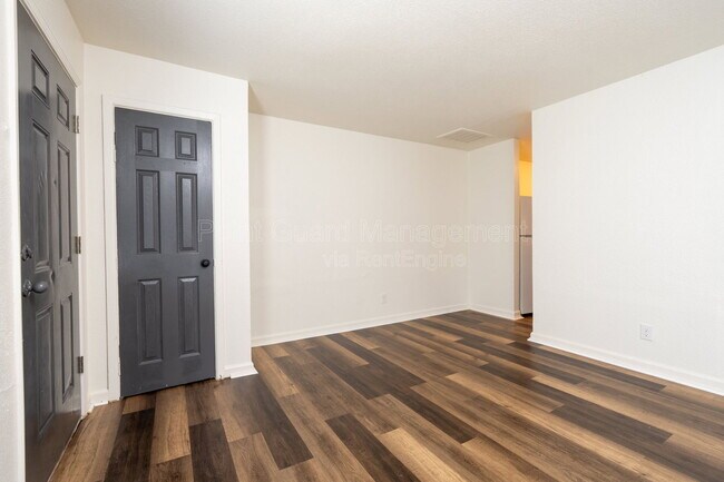 Photo - 1318 N Piatt Ave Unidad Apt D