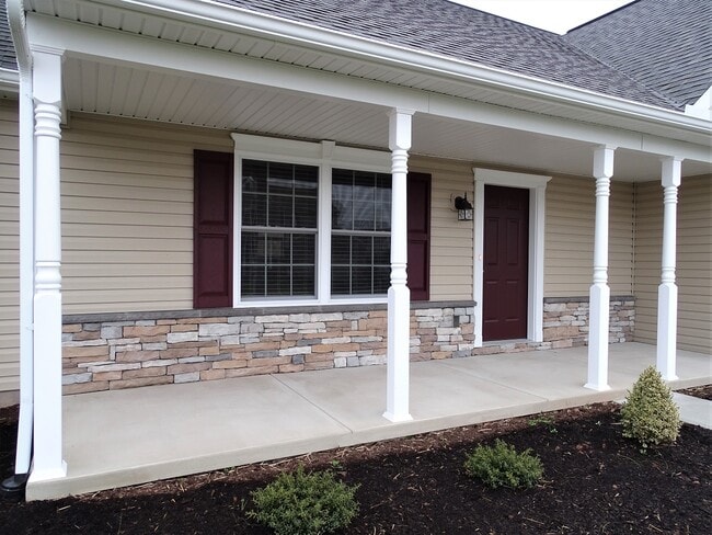 Photo - 207 Abbey Ln