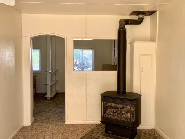 Photo - Hard to find 1 bedroom, 1 bath house - Water, sewer, AND garbage included