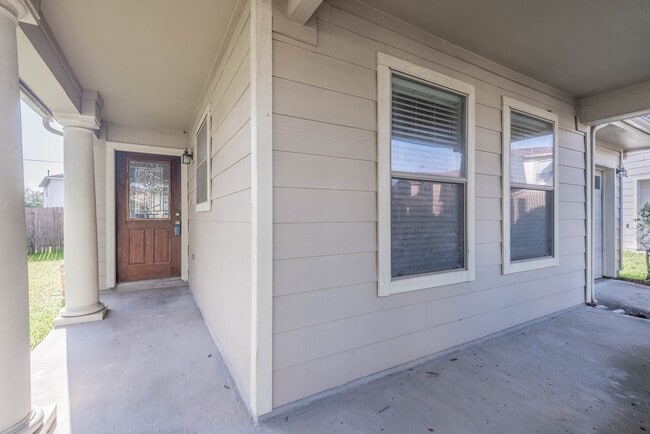 Photo - 20931 Gastonbury Ln