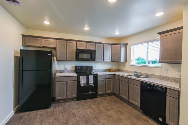 Photo - Bridgestone Crossing: 3-Story Payton V5