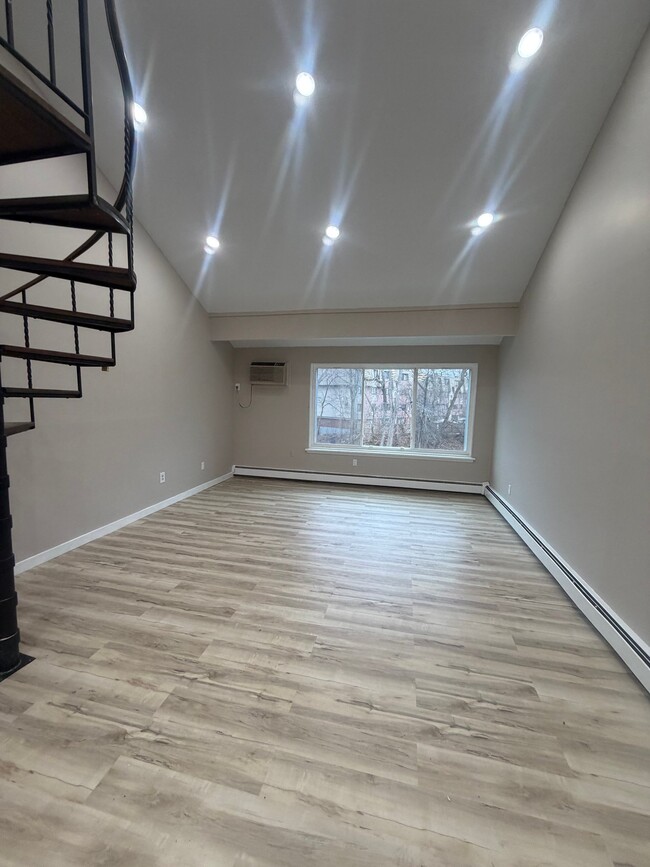 15 Covington St