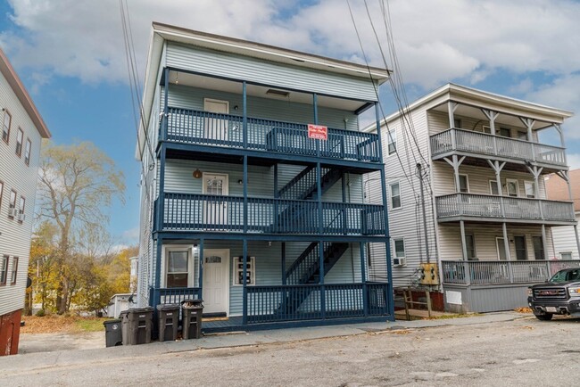 Building Photo - 13 Greenwood St Unit 1