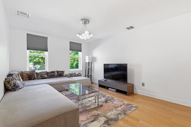 Building Photo - 6405 JFK Blvd E Unit C2