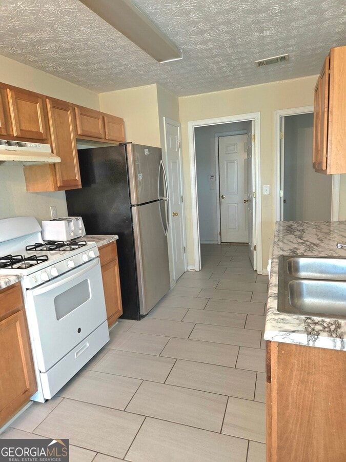 Photo - 557 Shadow Valley Ct