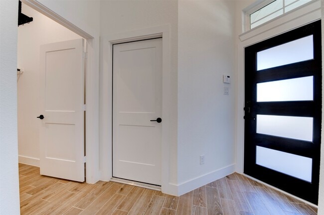 Photo - 156 Sea Foam Ct