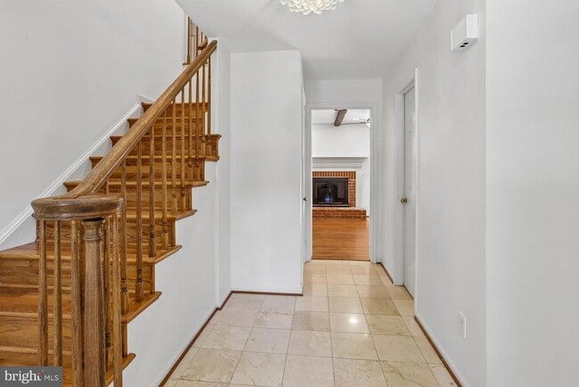 903 Ridge Dr