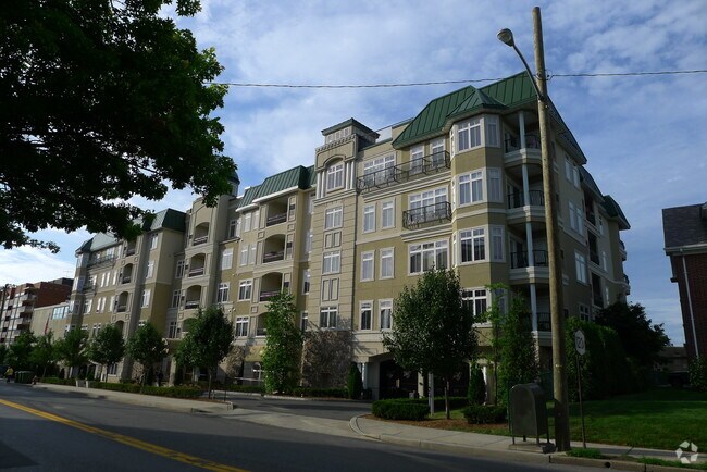 Photo - Wellington Greene