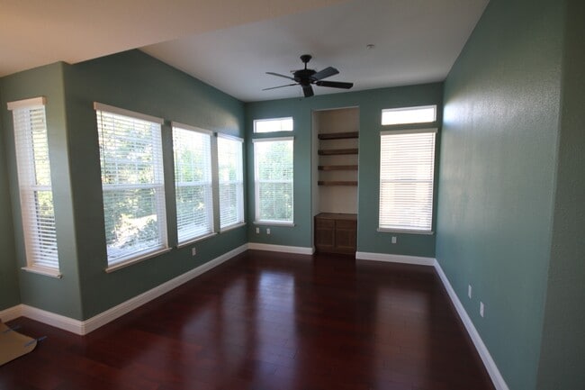 Photo - 3 Bed| 2 Bath | 1526 SF | Private 2 Car Garage | Condominium