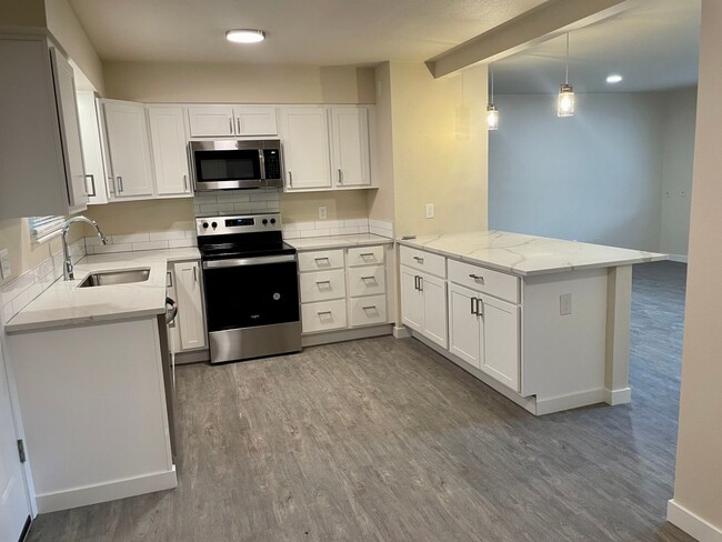 Newly Remodeled 2 Bed 1 Bath Home - Newly Remodeled 2 Bed 1 Bath Home