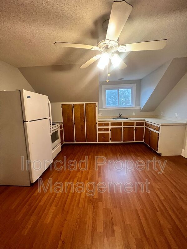 Photo - 17 Burnham St Unidad #3 Rental