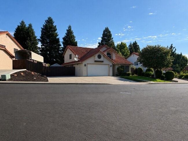 Photo - 742 Rambleton Dr