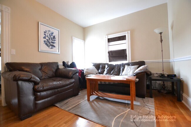Photo - 34 Antwerp St Unit 2