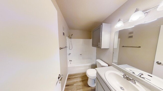 Bosque River Apartments