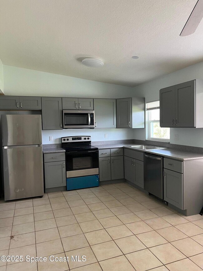 Photo - 119 Roosevelt Ave Unit 119b