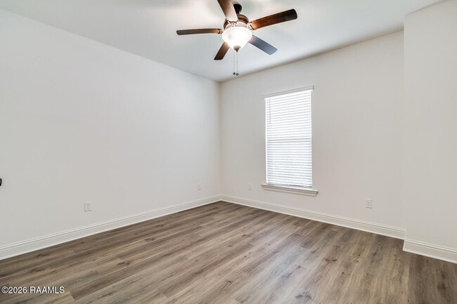 Photo - 209 Mintmere Ln
