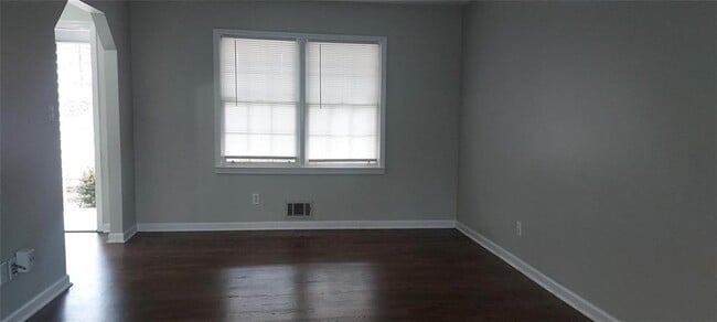 Photo - 5030 Beth St