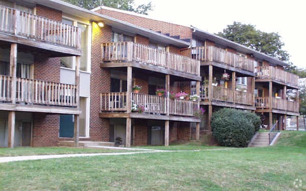Hazelcrest Apartments