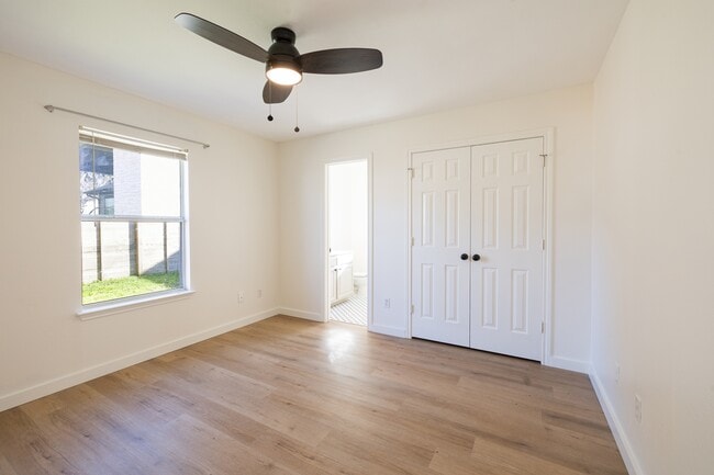 Photo - 2210 Holly St