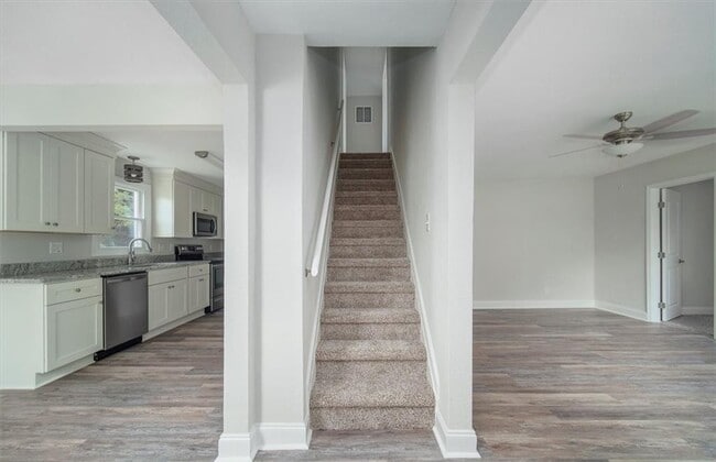 Photo - 2208 Silbert Rd