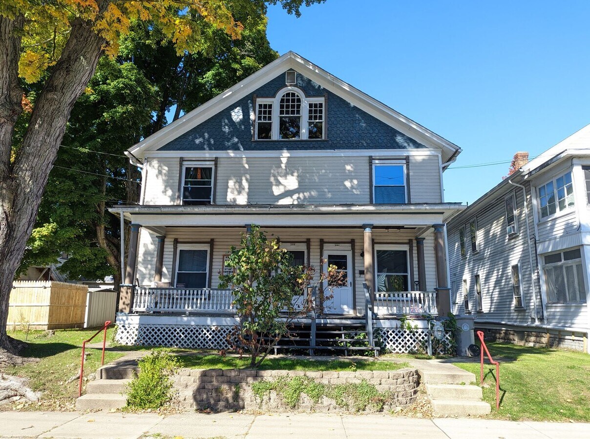 299-301 Randolph Street - 299-301 Randolph Street Unit 299 Randolph St. Apt. B