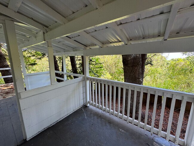 Photo - *Move in Bonus- First Month Free* Two Bed ...