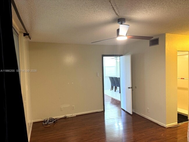 Photo - 6870 Royal Palm Blvd Unidad 117M