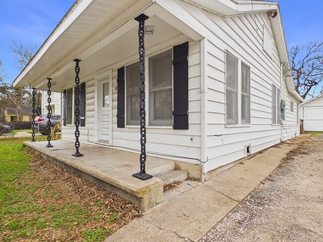 Photo - 138 Watson St