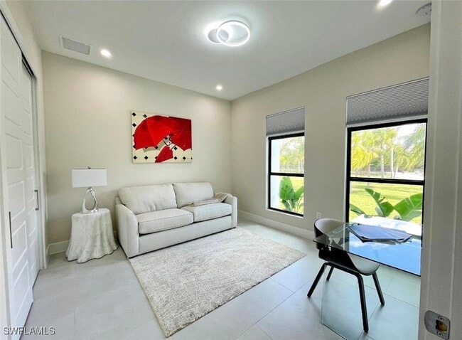 Photo - 687 23rd St SW