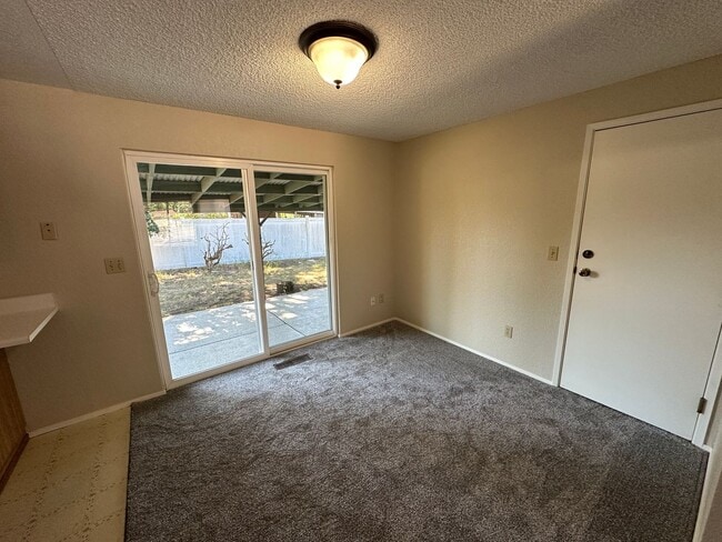 Photo - 813 Haskell Ct