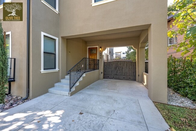 Photo - Marengo Unit 494 South Marengo